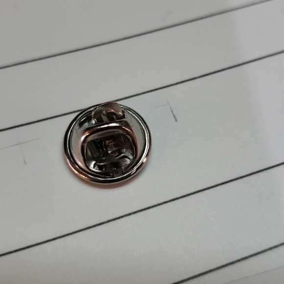 New Footprints cross pin - Picture 3 of 3